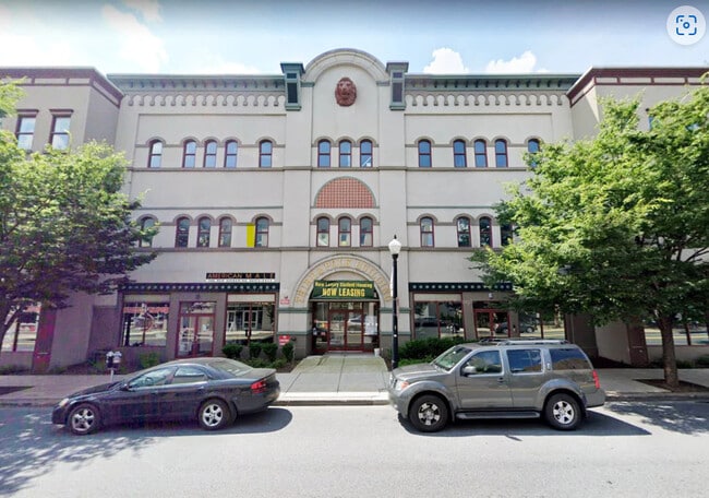 Building Photo - Polk on Third