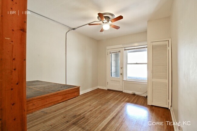 Building Photo - The Boston 1 Bedroom