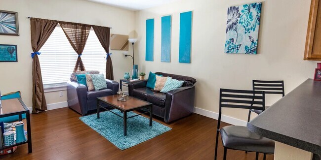 Foto del edificio - 415 E Bear Blvd