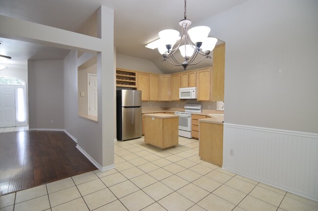 Building Photo - 1212 Westway Dr