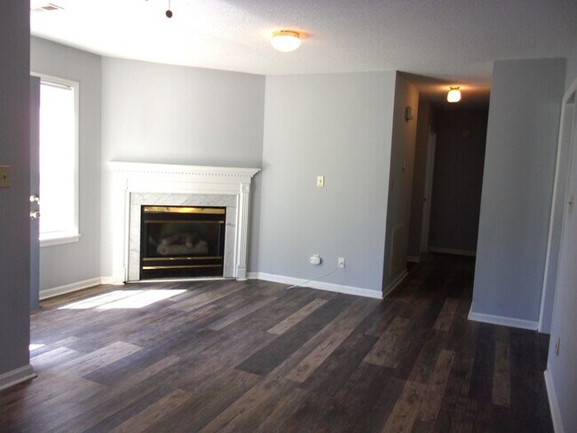 Foto del edificio - Ground Floor 2 Bedroom 2 Bath Condo in Farmington Hills