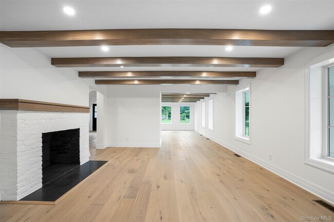 Foto del edificio - 73 Whippoorwill Rd
