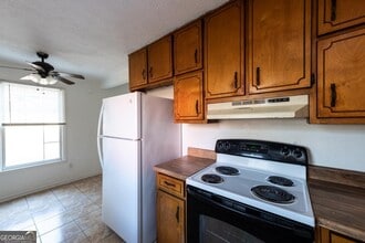 Building Photo - 8173 Magnolia Dr