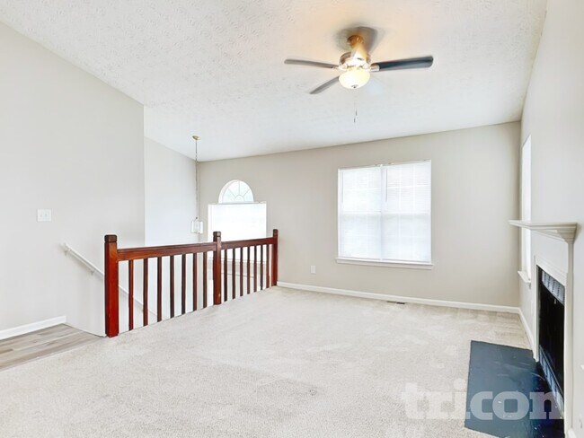 Foto del edificio - 1330 Ling Dr