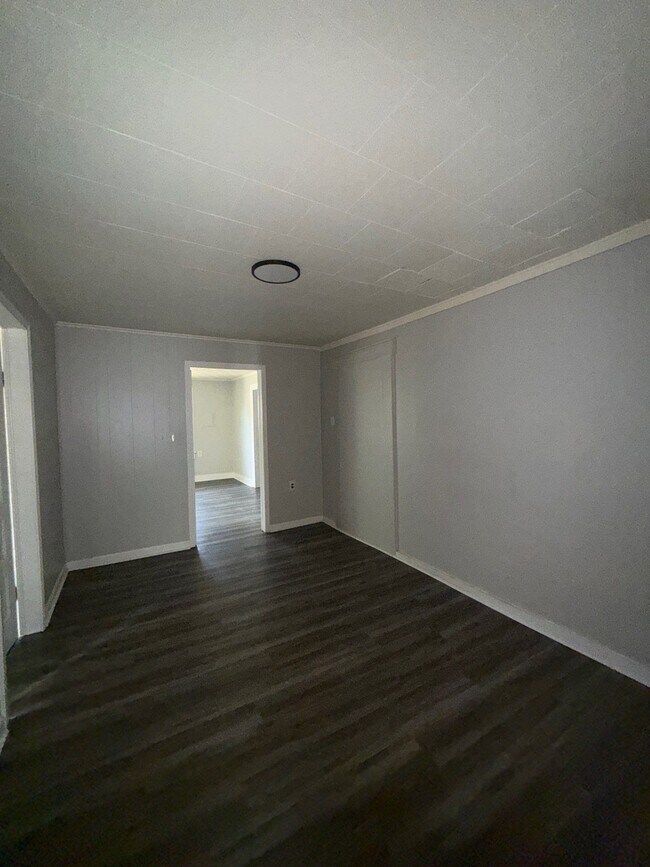 Building Photo - 313 Eastland Ave