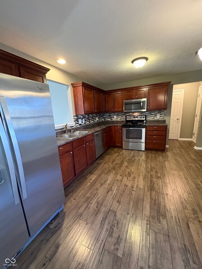 Building Photo - 5318 Wood Hollow Dr