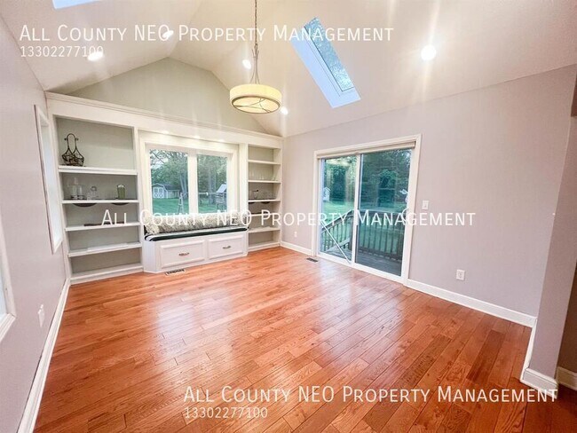 Foto del edificio - 8988 Birchwood Dr