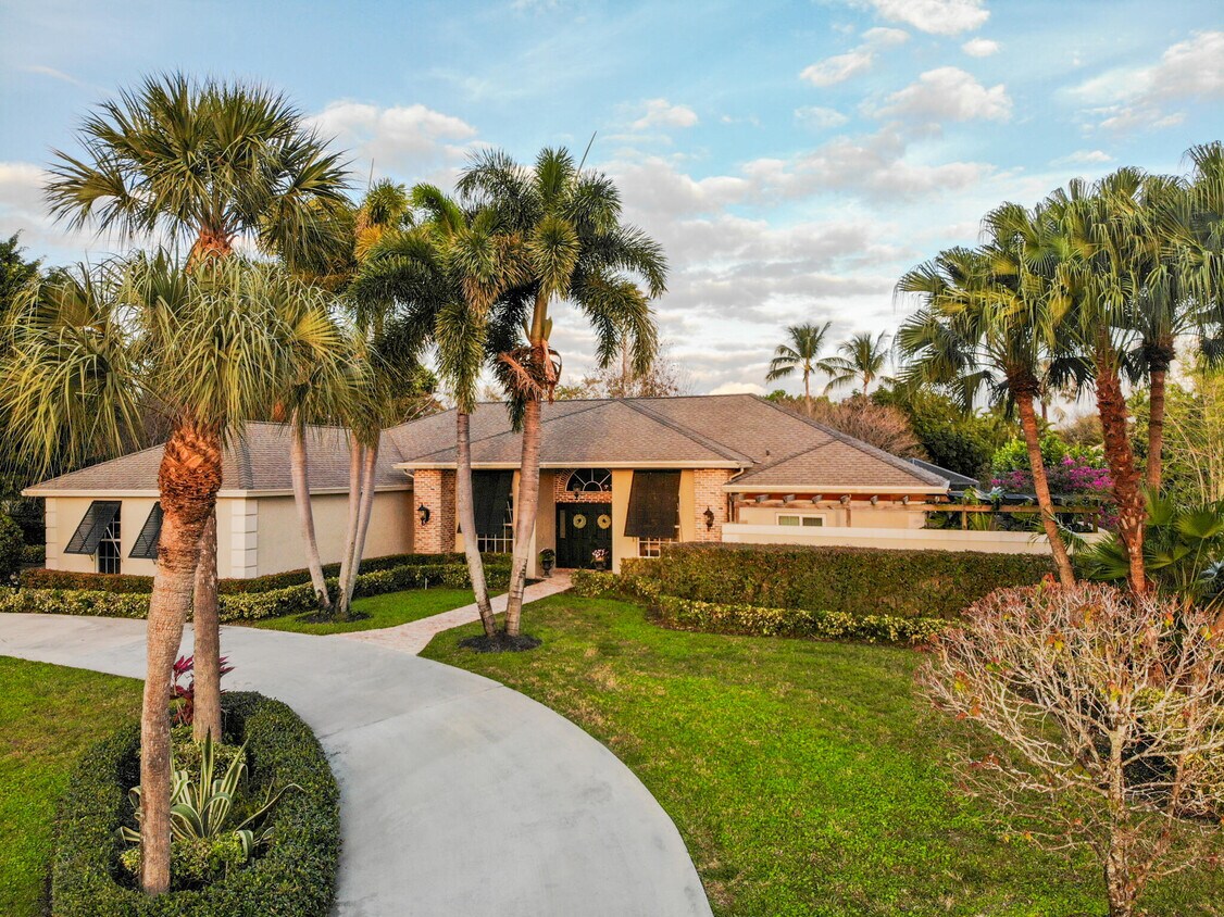 Foto principal - 15775 Meadow Wood Dr