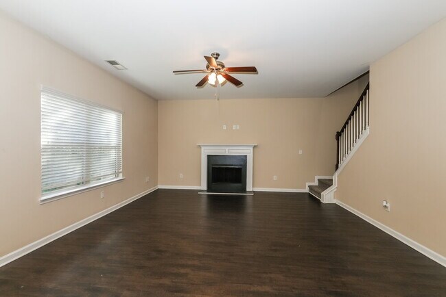 Foto del edificio - 705 Yukon Way