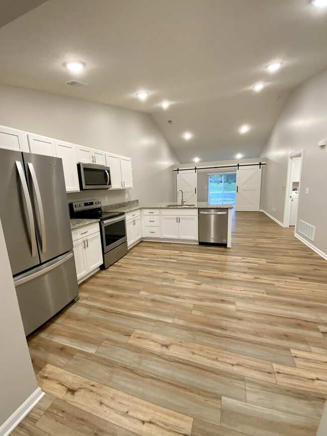 Kitchen 2 - Chestnut Crossing