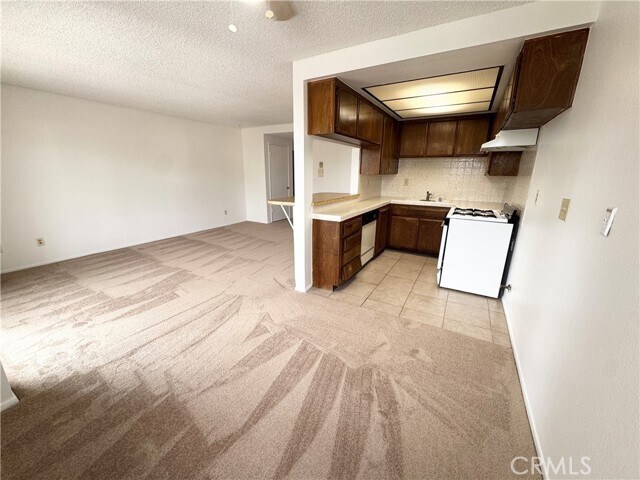 Foto del edificio - 635 W 15th St