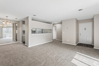 1BR, 1BA - 800SF - Living Room - Quail Ridge Apartments