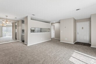 1BR, 1BA - 800SF - Living Room - Quail Ridge Apartments