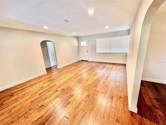 Foto del edificio - 438 Lakeview Ave