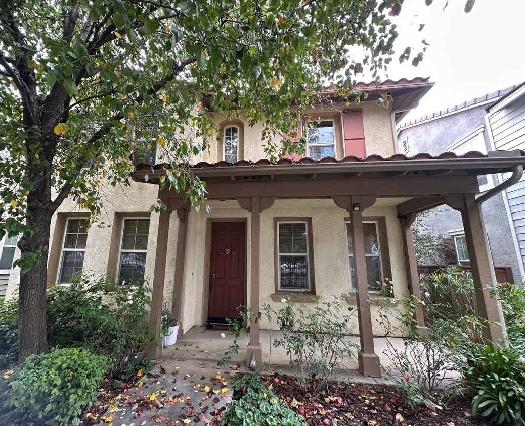 Foto principal - 25971 Newport Ave