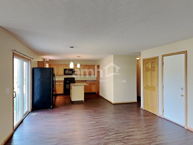 Building Photo - 6847 Mac Dr