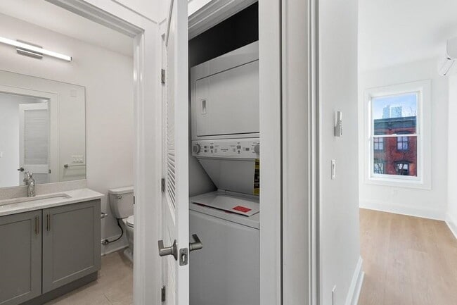 Building Photo - 244 2nd St