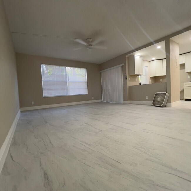 Foto del edificio - 4230 NW 21st St