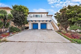 Building Photo - 211 Avenida Miramar