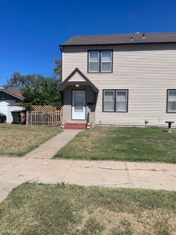 Building Photo - 14 W 16th Ave