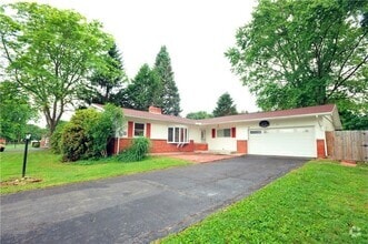 Building Photo - 15 Green Valley Dr