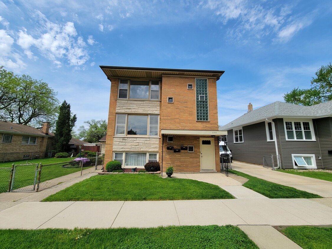 Primary Photo - 2306 N 75th Ave