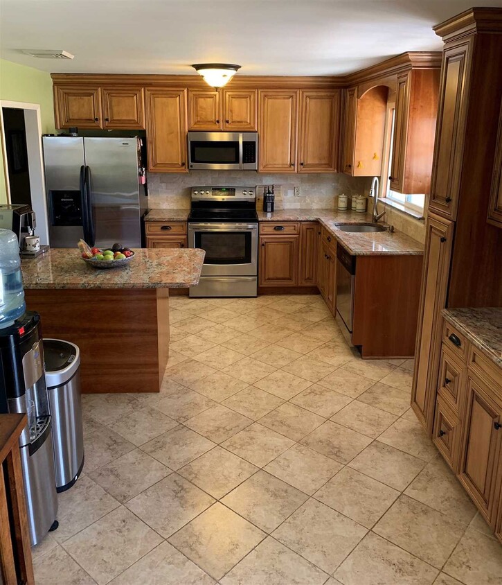 Foto principal - 92 Hillside Rd