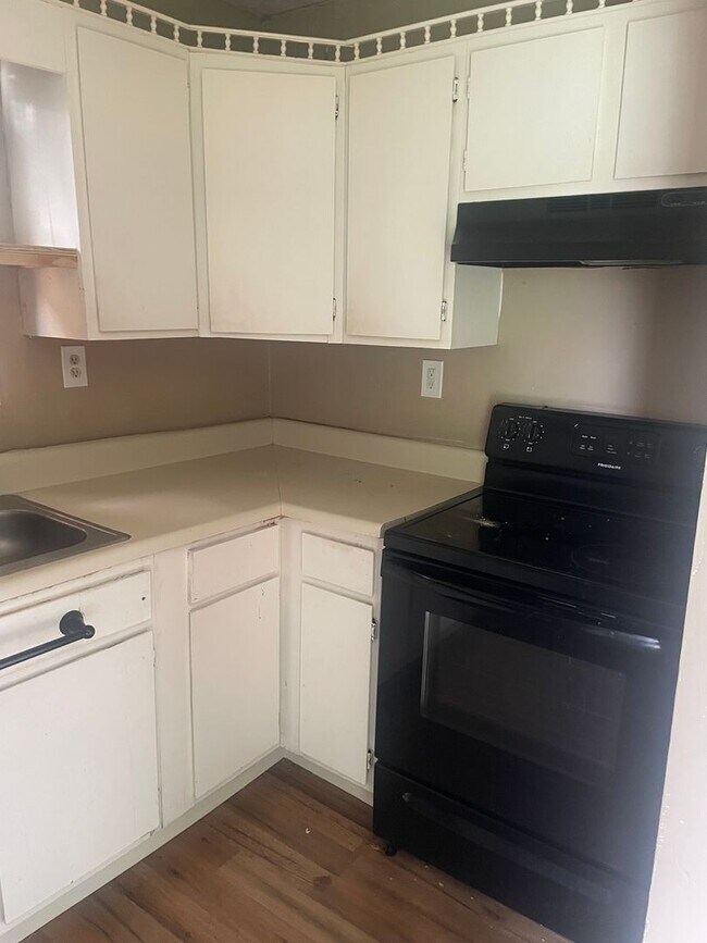 Building Photo - Oak Ridge 37830 - 2 bedroom, 1 bath home -...