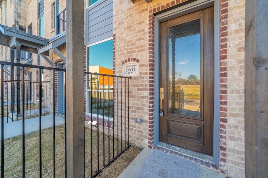 Foto principal - 1611 Mignon Dr