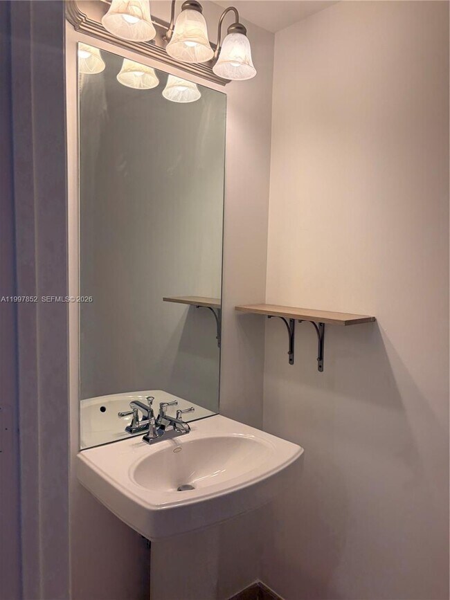 Foto del edificio - 55 Merrick Wy