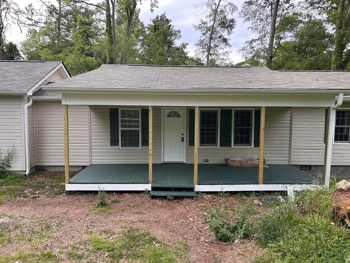 Foto principal - 124 E Crescent Rd