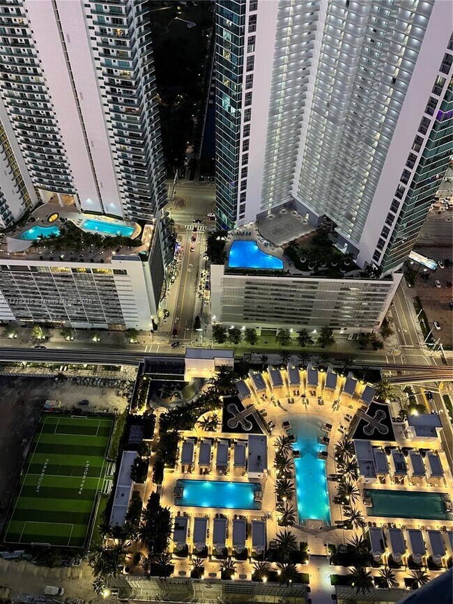Foto del edificio - 851 NE 1st Ave