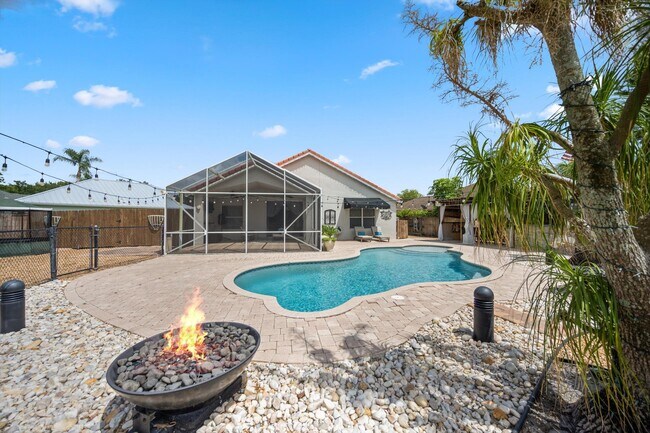 Photo - 133 Nottingham Rd (Royal Palm Beach, FL) House