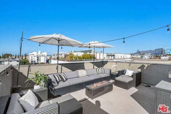 Foto del edificio - 658 N Gramercy Pl