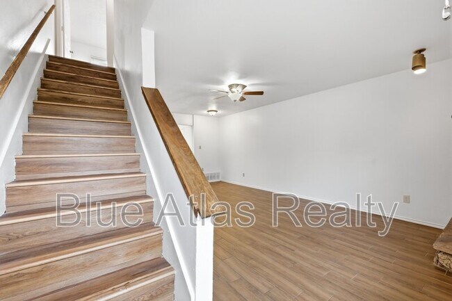 Foto del edificio - 2713 Wimbledon Ct