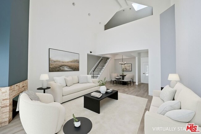 Building Photo - 5420 Sylmar Ave