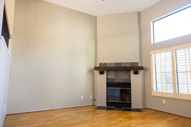 Foto del edificio - 9411 Lake Murray Blvd