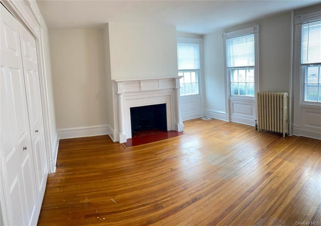 Primary Photo - 6 Willow Ave