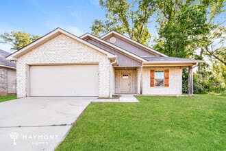 Building Photo - 16388 Pottery Ln