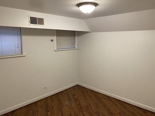 Foto del edificio - Heights Court - 1 bedroom