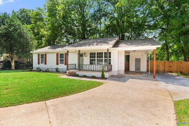 Foto del edificio - 12002 Country Ln Dr