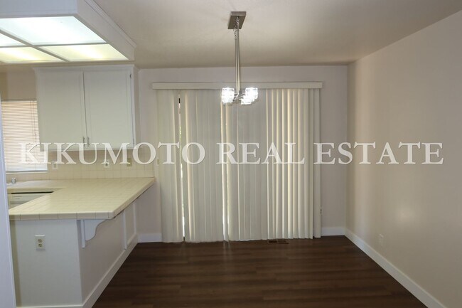 Foto del edificio - 3 Bedrooms, 2 1/2 Baths Half-plex in the P...