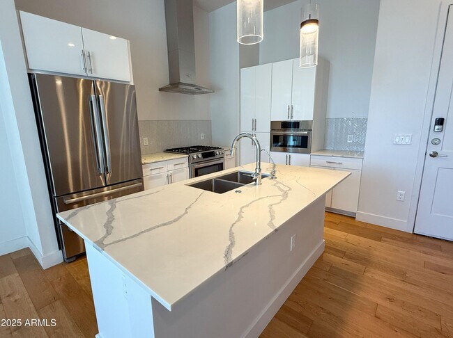 Foto del edificio - 3131 N Central Ave