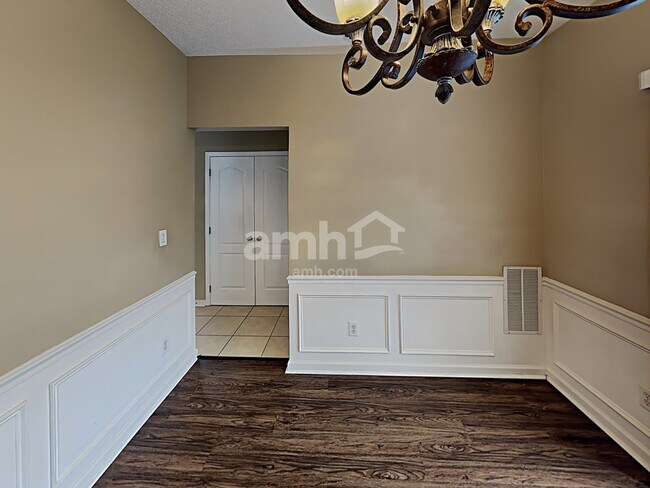 Building Photo - 5500 Wedgegate Drive