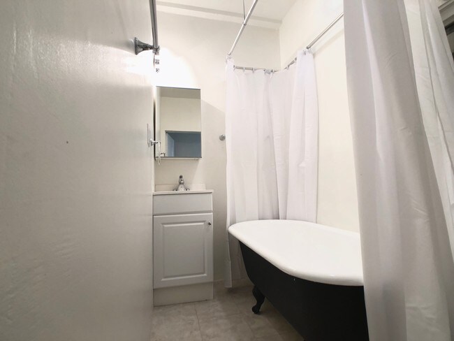 Building Photo - 238 Leavenworth St