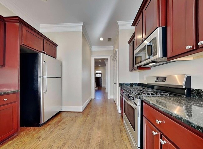 Foto del edificio - 2350 Bouldercliff Way SE