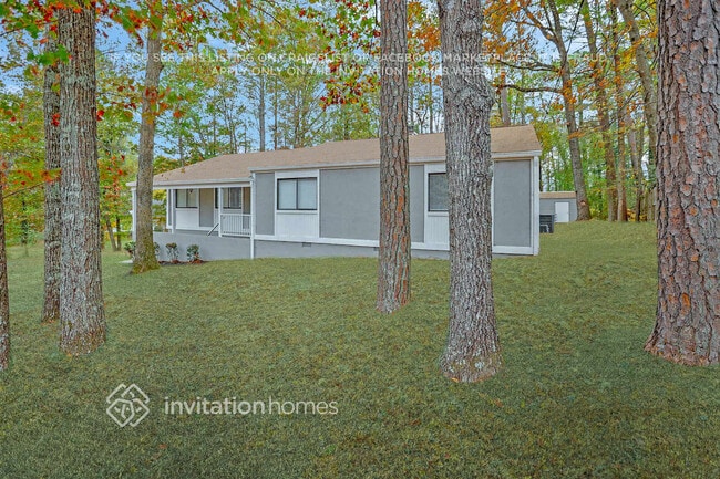 Building Photo - 2463 Rockwood Way SW