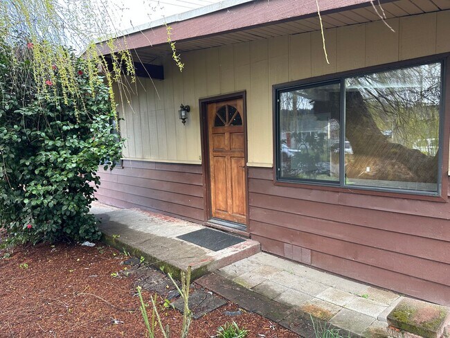 Foto del edificio - Beautifully updated 2 bedroom 1 bath home ...