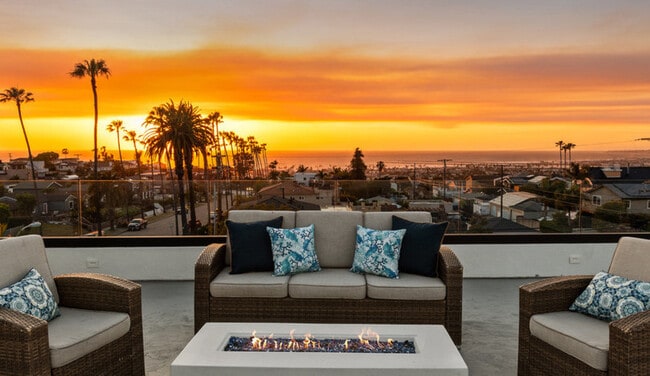 Atardecer desde la terraza de la azotea - 4386 Newport Ave