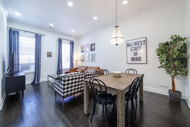 Building Photo - 2113 W Grand Ave